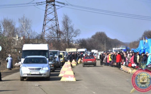 Полиция взяла под контроль дороги в сторону Мариуполя (ФОТО)