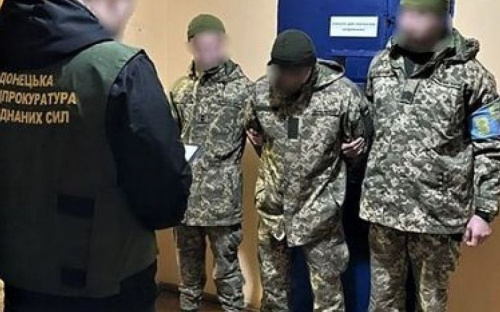 Солдат прострелил командиру ногу в воинской части на Донбассе