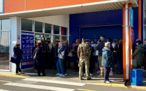 Вход в магазины по сертификатам? Куда не пустят непривитых мариупольцев