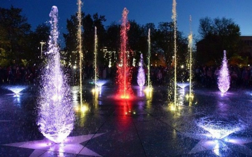 Мариупольцам предложили выбрать мелодию для фонтана в Театральном сквере