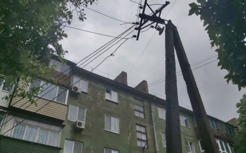 В Мариуполе бушует непогода: движение транспорта затруднено