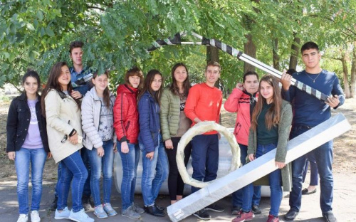 Под Мариуполем молодежь на грант построит теплицу (ФОТО)