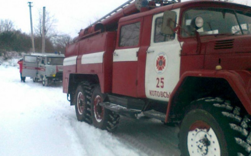 В Мариуполе на пожар к АЗС выехало пять машин и 22 сотрудника ГСЧС