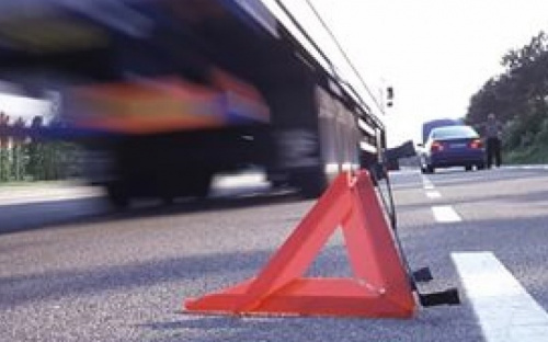 Пьяный водитель в Мариуполе врезался в дерево: У пассажира оторвало палец (ВИДЕО)