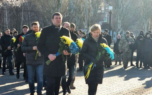 В Мариуполе торжественно отметили 103-летнюю годовщину единения украинского народа