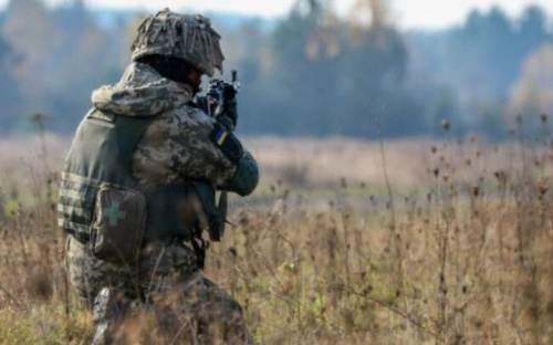 Боевики открыли огонь по украинским позициям в Донбассе