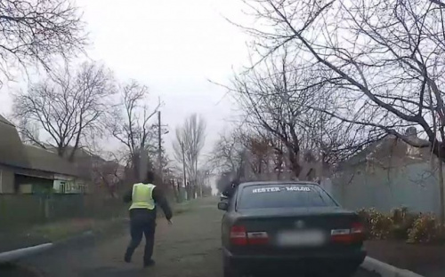 В Мариуполе пьяный водитель убегал от полицейских и пытался их обмануть