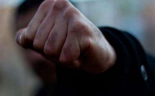 Жителя Мариуполя избили и ограбили на улице