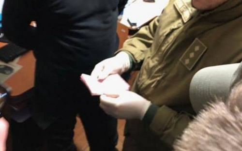 Военной прокуратурой Объединенных сил пойман на горячем взяточник (ФОТО)