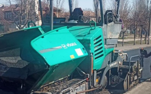 На периферии Мариуполя ремонтируют оживленный проспект. Как организовано движение транспорта?