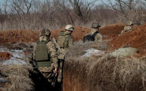 Вблизи Мариуполя боевики сбросили с квадрокоптера гранаты: ранены украинские военные