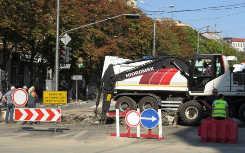 Разрытия на проспекте Мира в Мариуполе отменены на семь лет? (ФОТО)