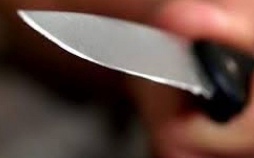 В Мариуполе местному жителю вонзили в грудь нож