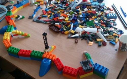 Первоклассникам Новой украинской школы на Донетчине подарят игровые наборы LEGO Play Box