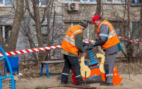 В Мариуполе отремонтировали 60 детских площадок. Основная причина поломок - вандализм