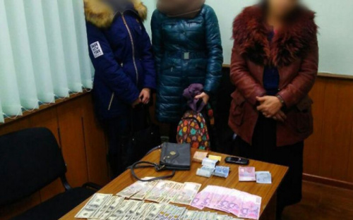 В Мариуполе свекровь и невестка грабили пенсионеров (ФОТО)