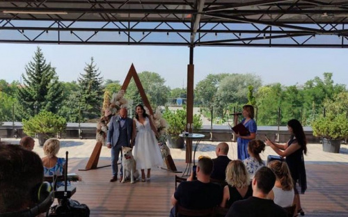 На свадьбах в мариупольском 