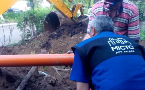 «Місто для людей Маріуполь» уже готовит коммуникации к новому отопительному сезону (ФОТО+ВИДЕО)