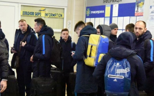 Мариупольские футболисты начали тренировки в Турции