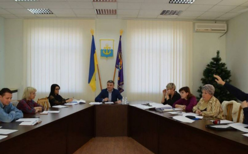 В Мариуполе около двух часов спорили насчет «конституции» города (ФОТО)