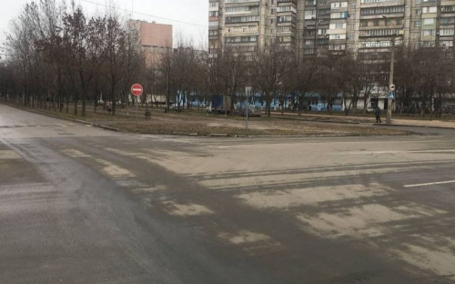 В Мариуполе собирают подписи для благоустройства опасного перекрестка