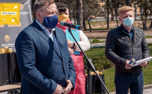 К 6-летию «Бригады мобильной выдачи»: Фонд Рината Ахметова провел в Мариуполе акцию