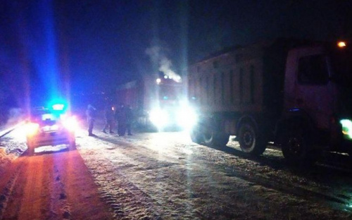 Под Мариуполем грузовик вытащили из «ледовой ловушки» (ФОТО)