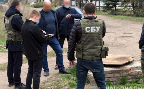 На Донетчине госслужащего поймали на взятке