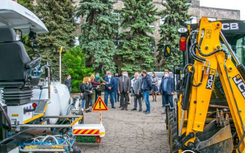 На мариупольские улицы выйдет новая, современная спецтехника (ФОТО)