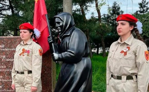 Які пам'ятники Маріуполя слід знести після деокупації