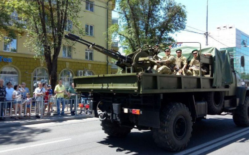 На главной улице Мариуполя появилась боевая техника (ФОТОФАКТ)