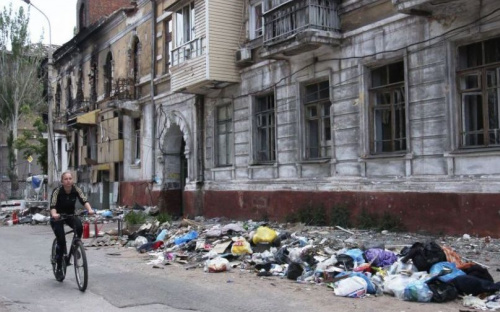 В Мариуполе перестанут выдавать гуманитарку, людям предлагают работать за еду