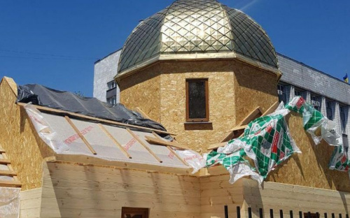 В Мариуполе установили купол на полицейском храме (ФОТОФАКТ)