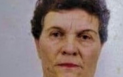 В Мариуполе пропала пенсионерка с волосами рубинового цвета