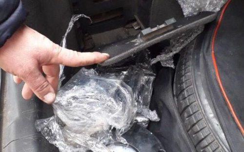 На КПВВ под Мариуполем задержаны две крупные партии контрабанды (ФОТО)