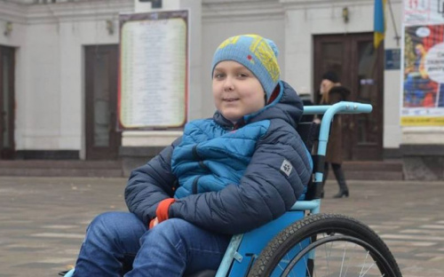 В селе под Мариуполем дети креативят, чтобы помочь другу с инвалидностью (ФОТО+ВИДЕО)