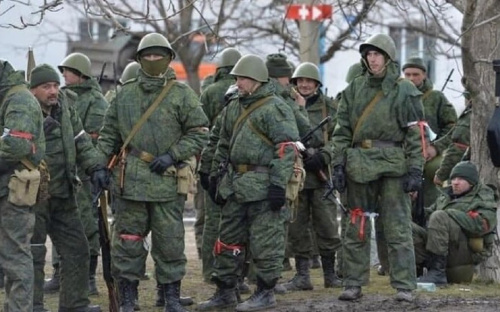 У Маріуполі розпочався осінній призов: росіяни прагнуть примусово мобілізувати юнаків