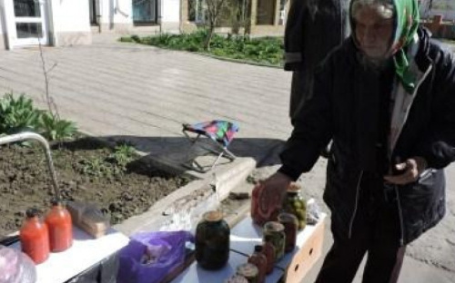 С тротуаров Приморского района убирают стихийную торговлю