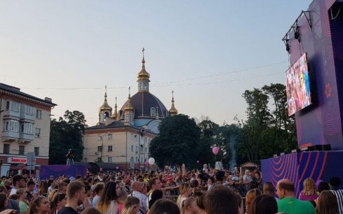 В Мариуполе стартовал праздничный концерт ко Дню металлурга (ТРАНСЛЯЦИЯ)