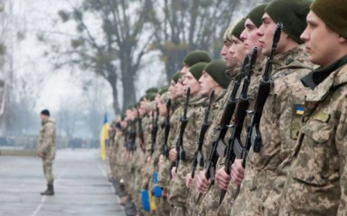 В Украине могут увеличить минимальный срок контрактной военной службы