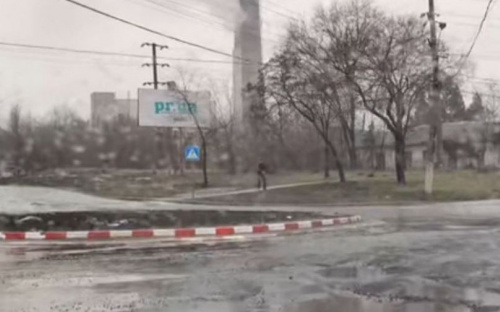 Автомобилисты пожаловались на качество покрытия на перекрестке пяти дорог в Мариуполе