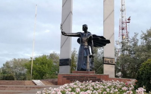 Накануне 9 мая мариупольцам напомнили о запрете георгиевских лент и митингов (ВИДЕО+ИНФОГРАФИКА)