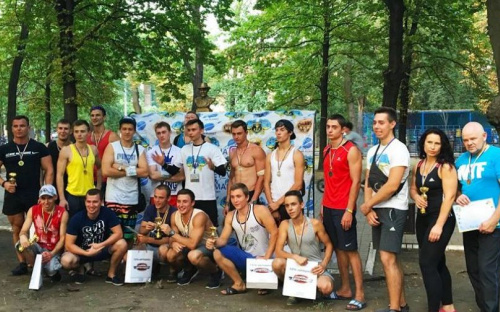 Мариупольцы соревновались в областном чемпионате по Street Workout (ФОТО)