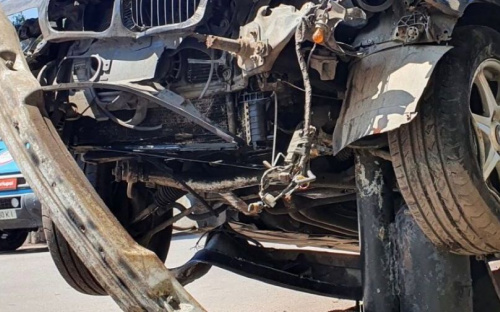 В Мариуполе «BMW» въехал в автобус с пассажирами, после чего снова попал в аварию