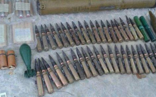 В мариупольском гараже обнаружен схрон боевиков с ворованным оружием и боеприпасами (ФОТО)