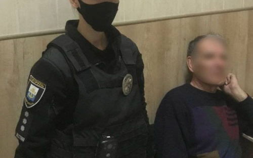 В Мариуполе на проезжей части нашли пропавшего мужчину