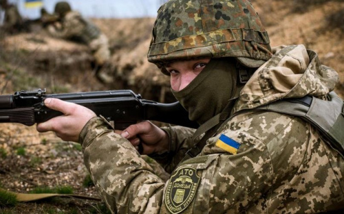 Под Мариуполем боевики применили артиллерию. В зоне проведения ООС ранены двое украинских военных