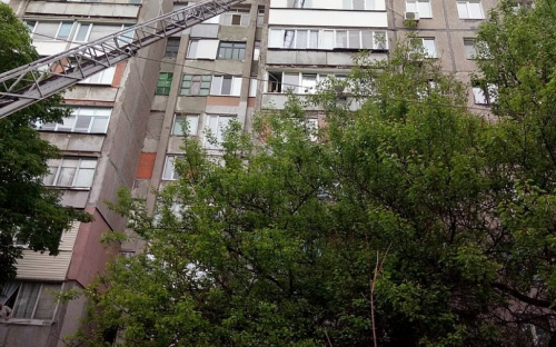 Спасатели в Мариуполе освободили из запертой квартиры 71-летнюю женщину