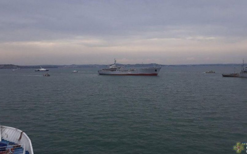 Украинские корабли перешли в Азовское море вопреки российским истребителям и катерам (ФОТО)