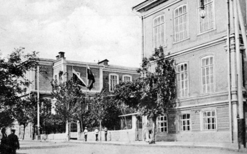 Старейшая школа Мариуполя отметит 140-летие (ФОТО)